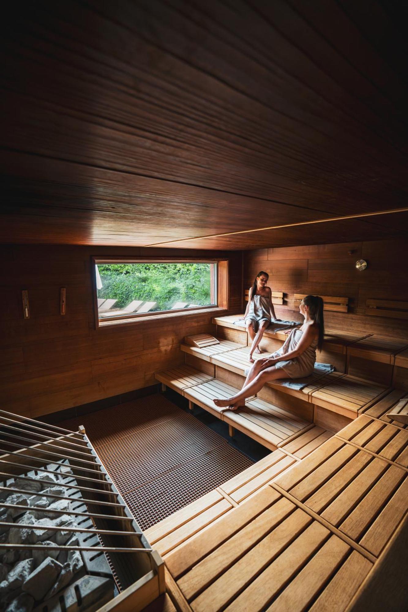 Spa Resort Styria- Adults Only บาดวัลเทอร์สดอร์ฟ ภายนอก รูปภาพ
